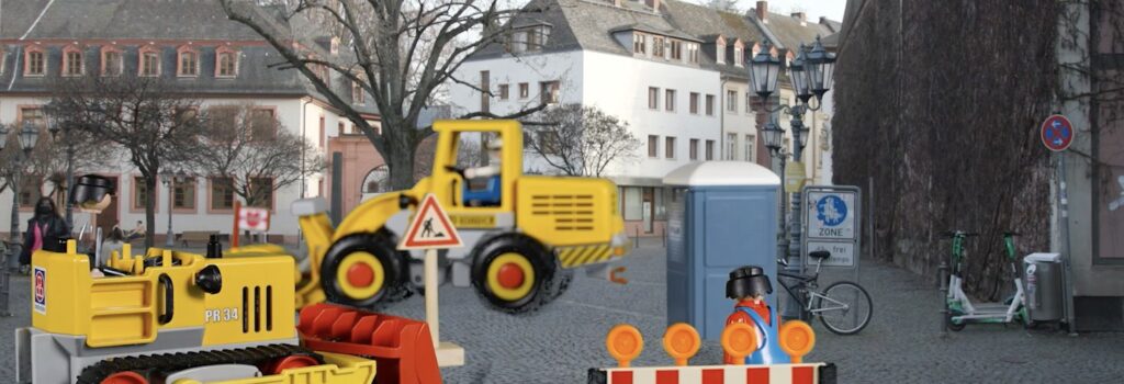 Der Bischofsplatz in Mainz nahe Ludwigsstraße wird zur Baustelle