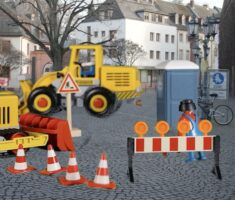 Der Bischofsplatz in Mainz nahe Ludwigsstraße wird zur Baustelle